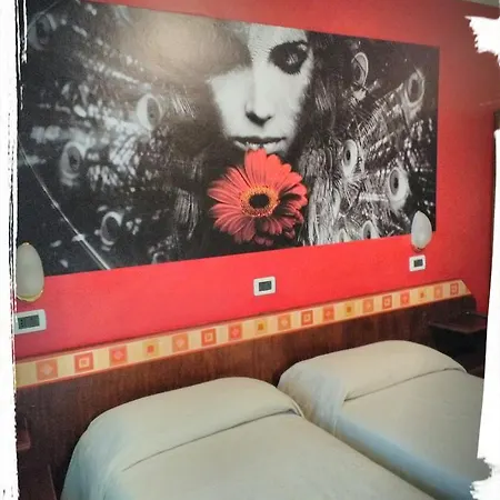 فندق Rosa Serenella 3*