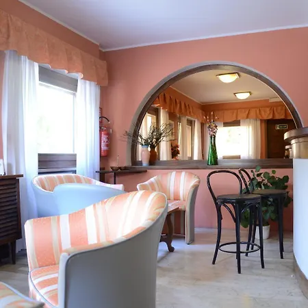 Rosa Serenella Hotel 3*