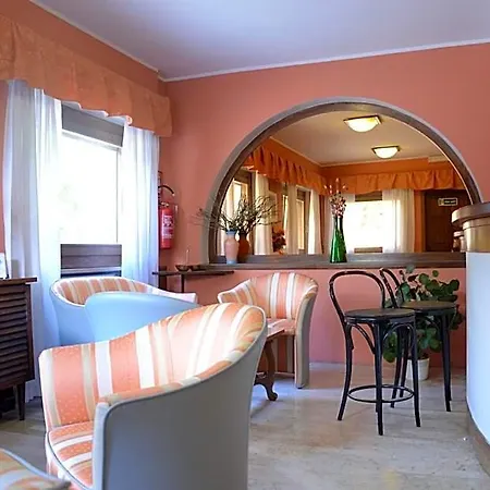 Rosa Serenella Otel 3*